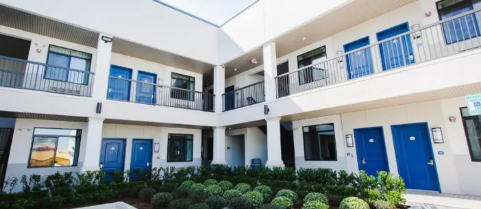 Palace Inn Palace Inn Blue Houston for 3, 6 or 24 hours